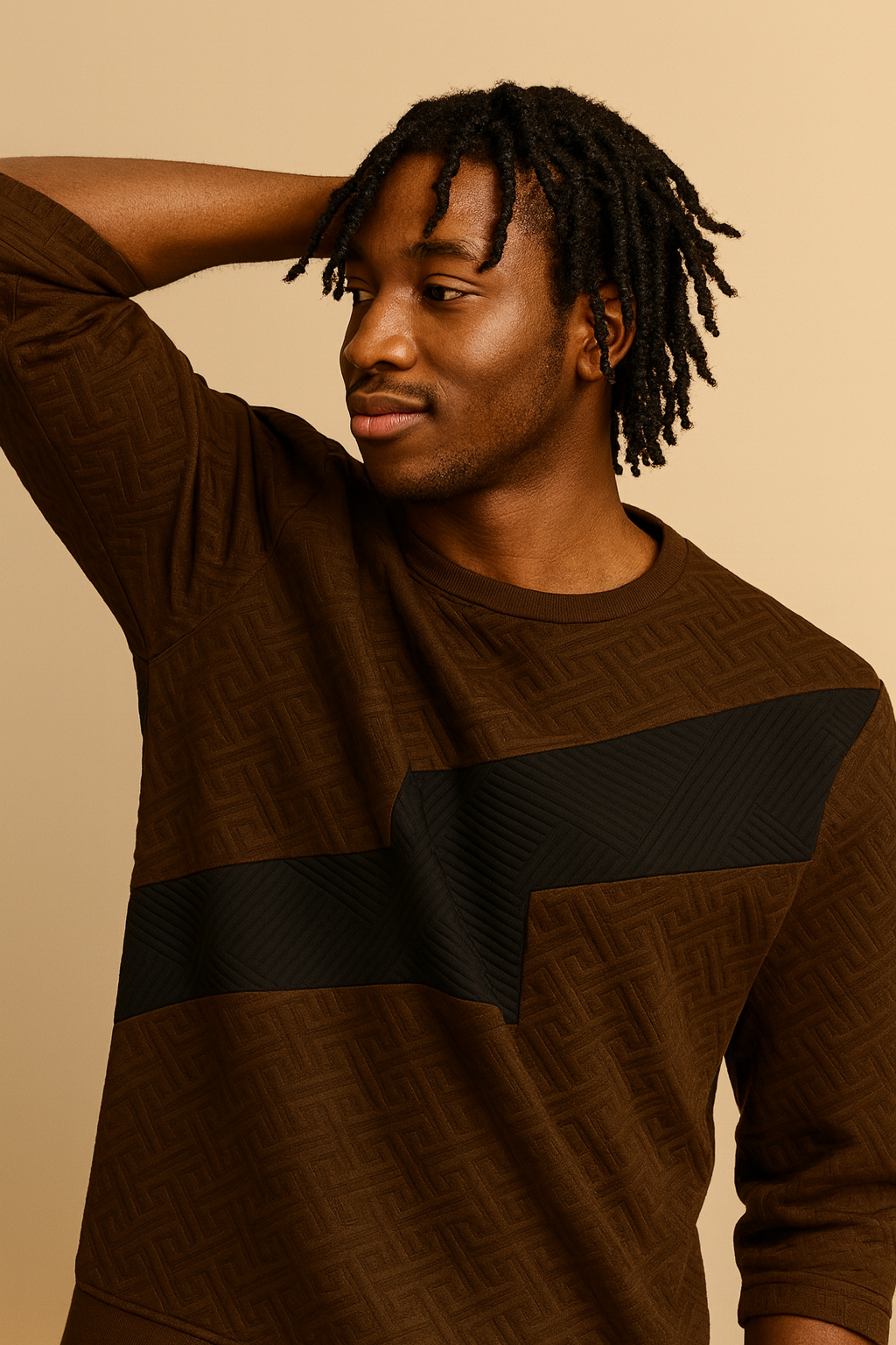 AYỌ̀ Marron & Noir – Le sweat de la joie simple