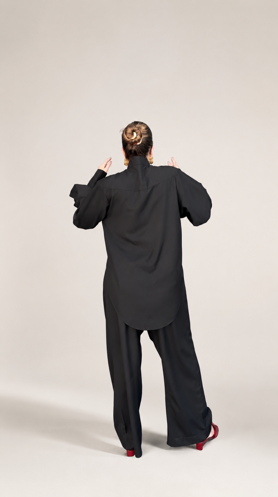 Chemise asymetrique col mao solara vue de dos - Maison Adé