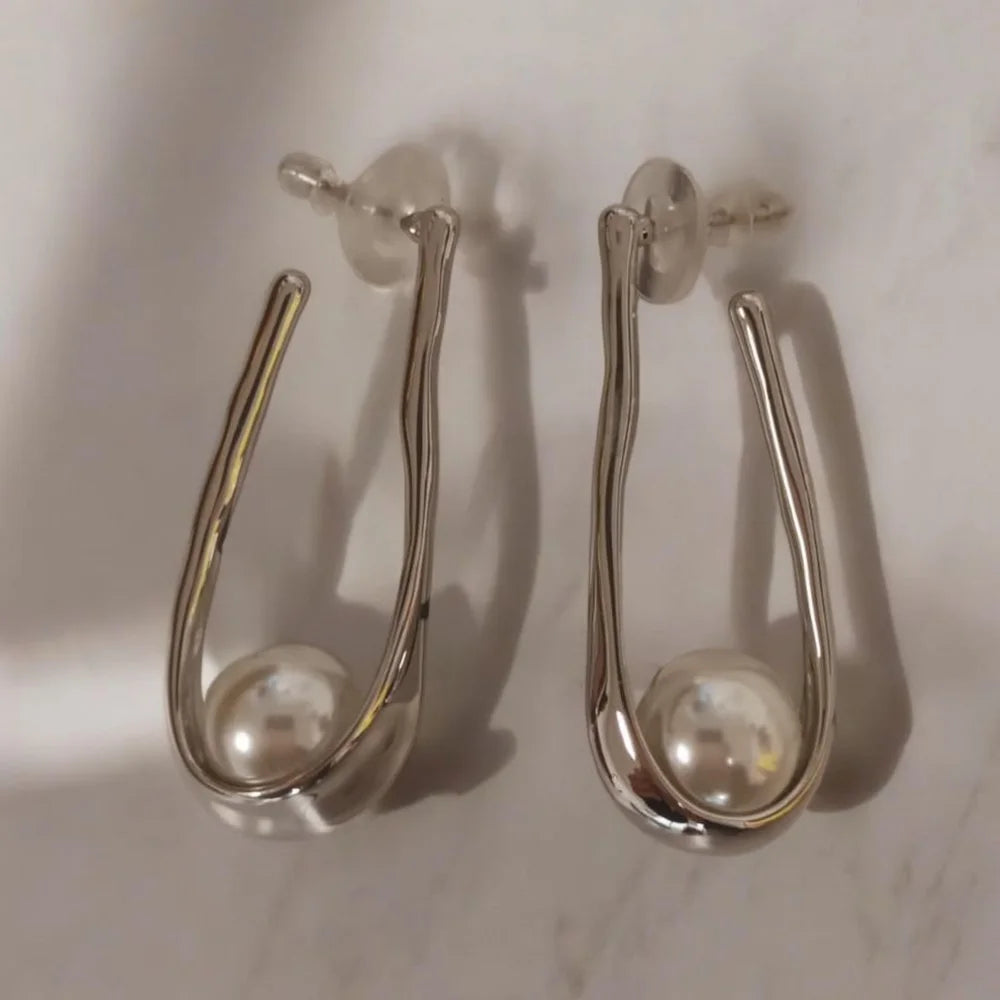 Boucles d’oreilles IYÈN – Perle en suspension