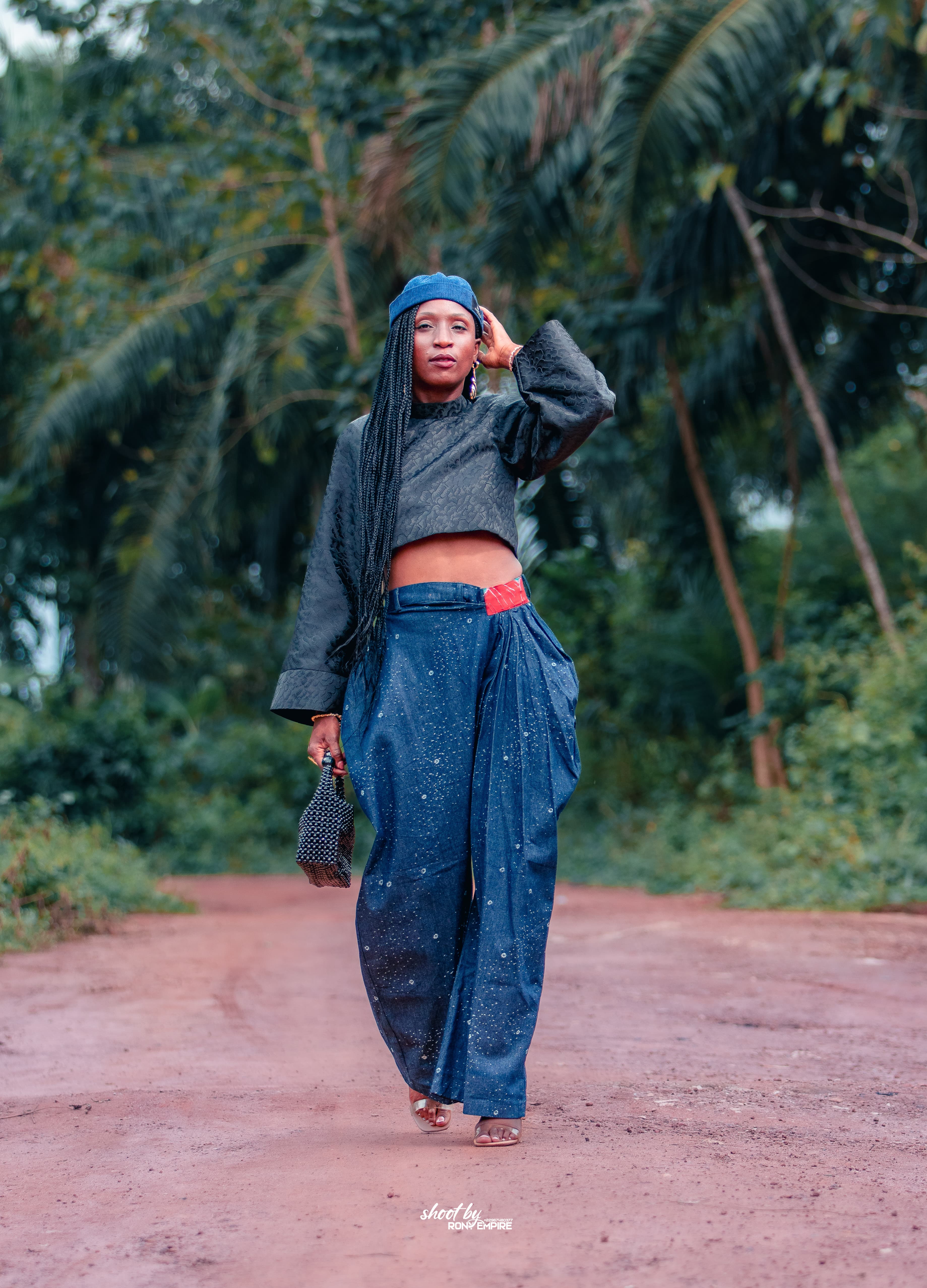 jean ÌṢẸ̀ 1Look By Adé – jean oversize peint à la main
