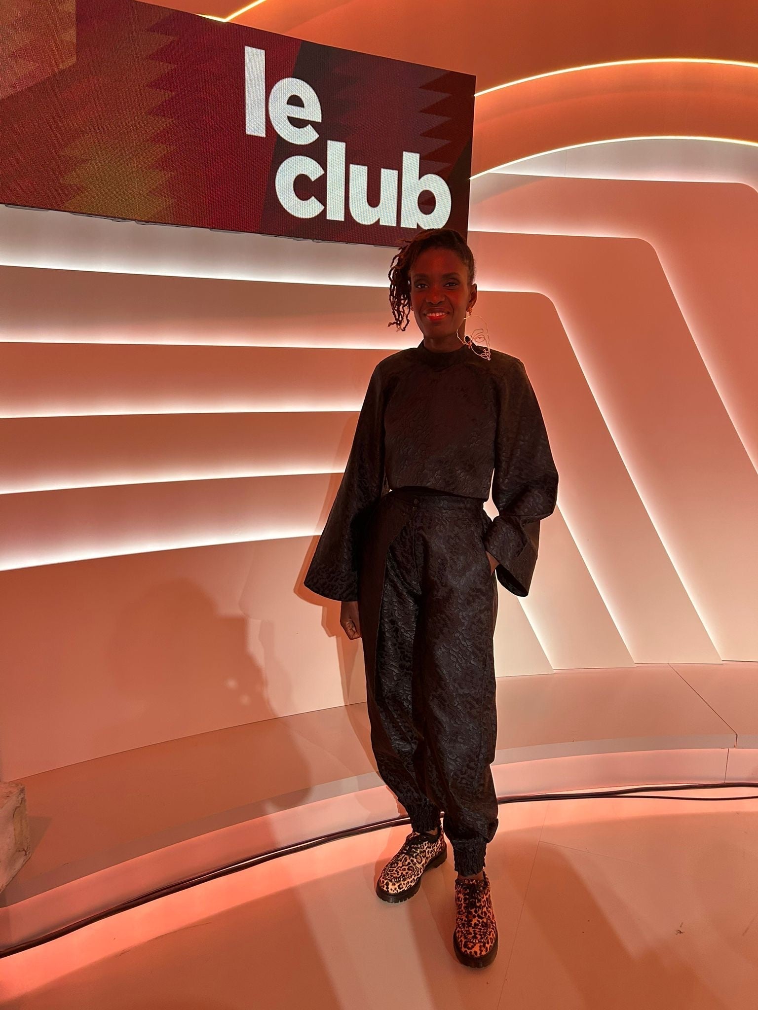 Leadership féminin et visibilité médiatique : 1Look By Adé à l’écran