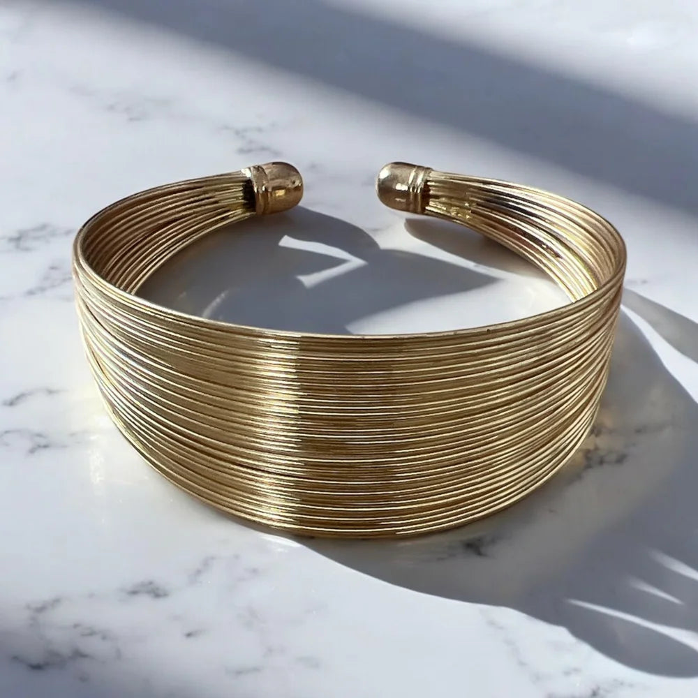 Bracelet Doré – Cuff Éclat Tissé