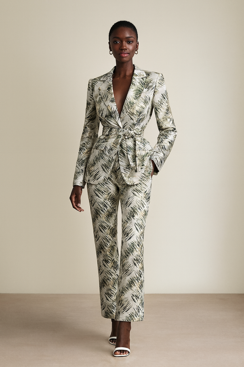 Ensemble ÀJÀRÀ portée – coupe structurée imprimé végétal