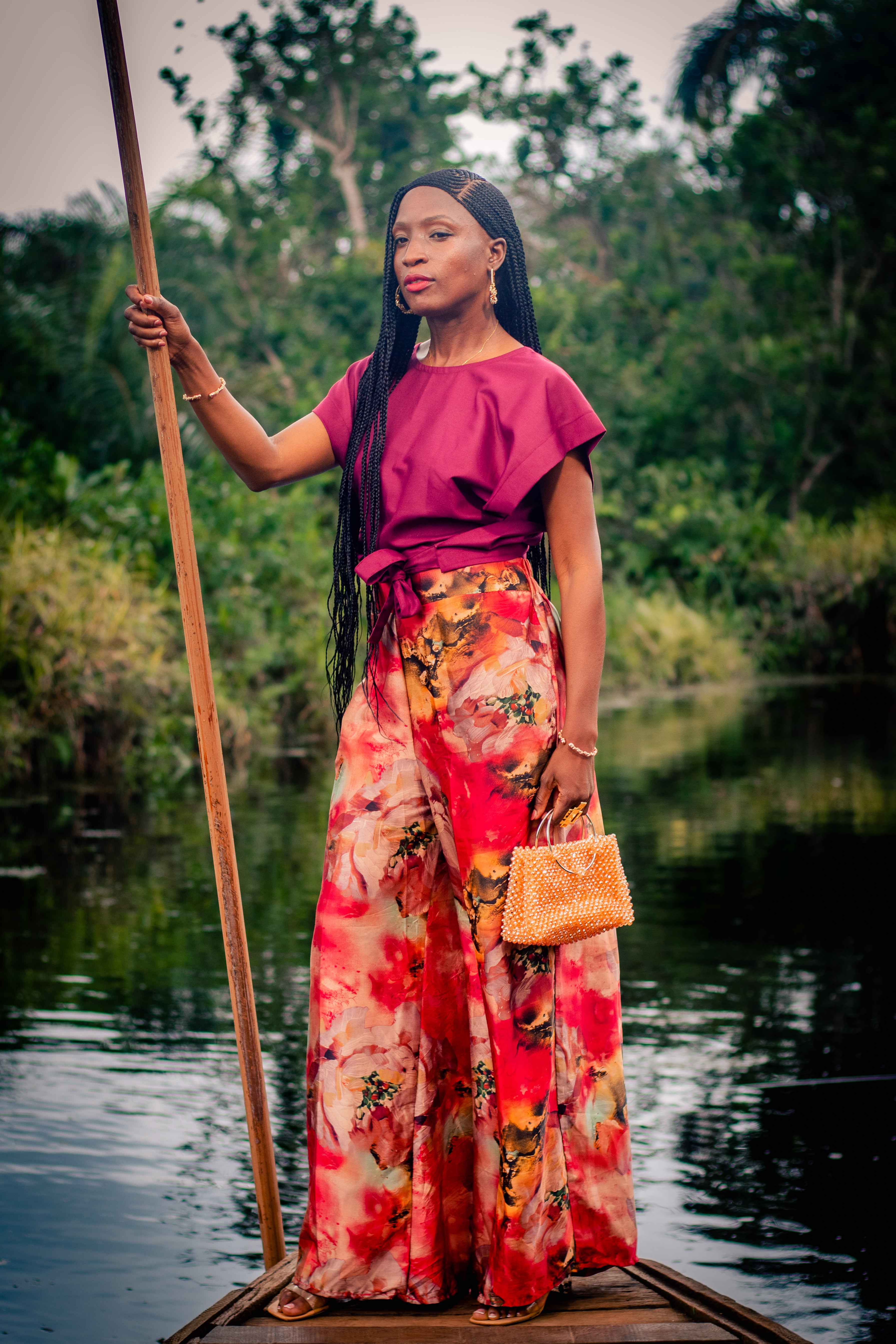 Pantalon ORÍKÌ en soie fluide — coupe large, imprimé artistique, création 1Look By Adé