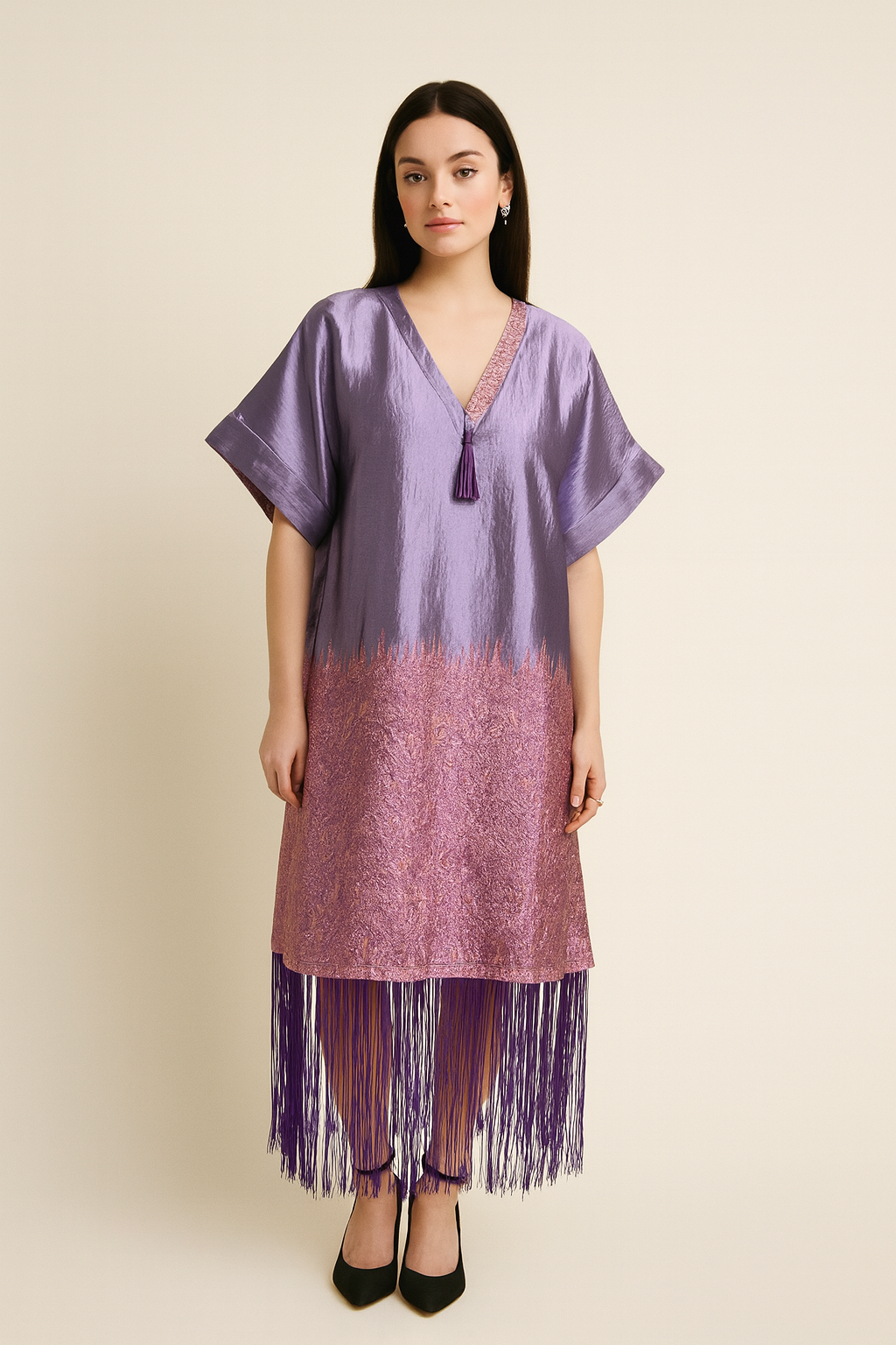 Robe AYỌ̀RÍ en brocart violet à franges 1Look By Adé 