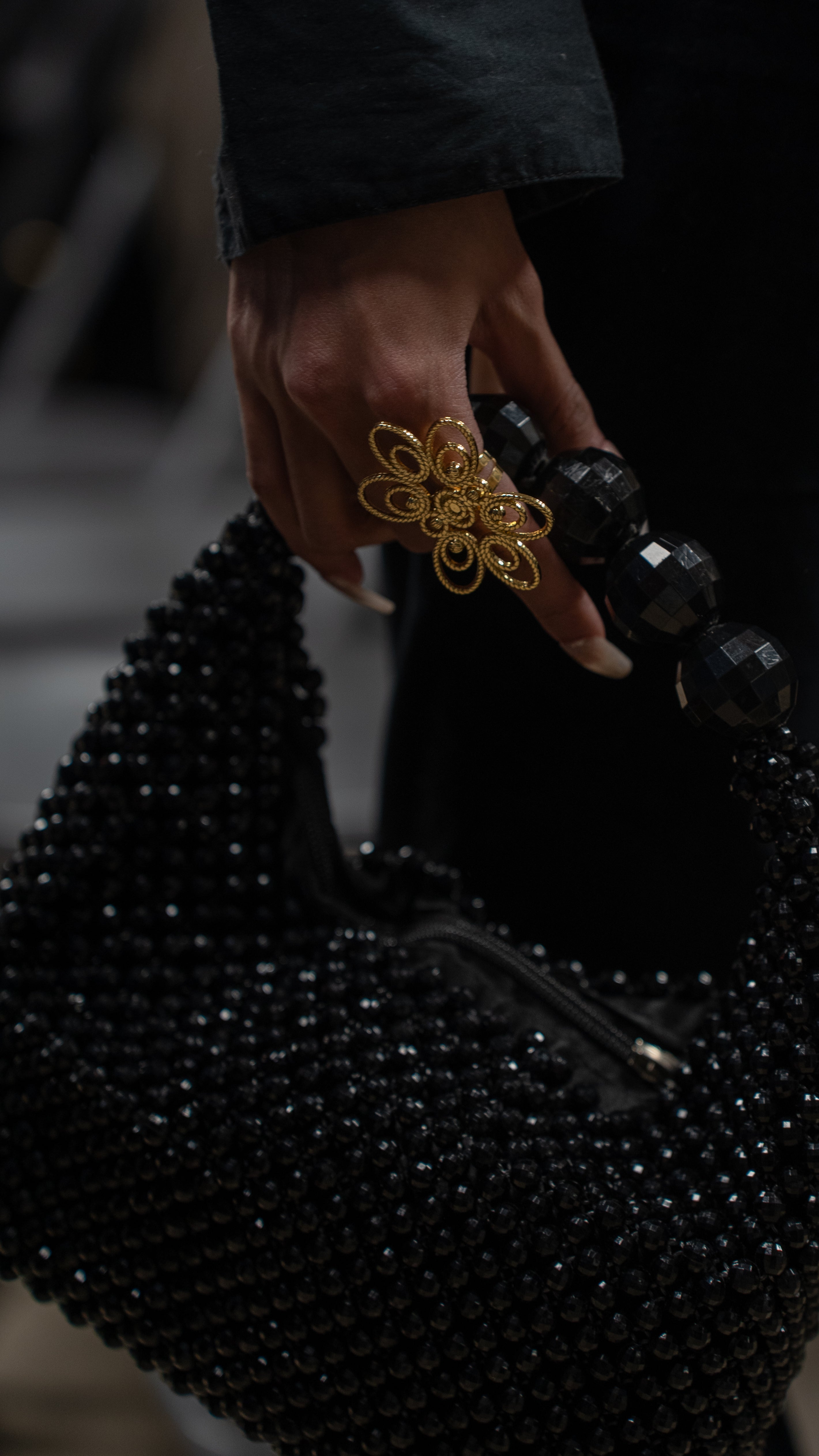 Sac en perles noir ÌRÒYÌN – 1Look By Adé